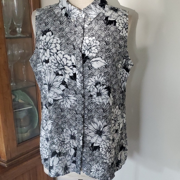 Karl Lagerfeld Black and White Button Down Shirt with Mandarin Collar - Picture 1 of 6